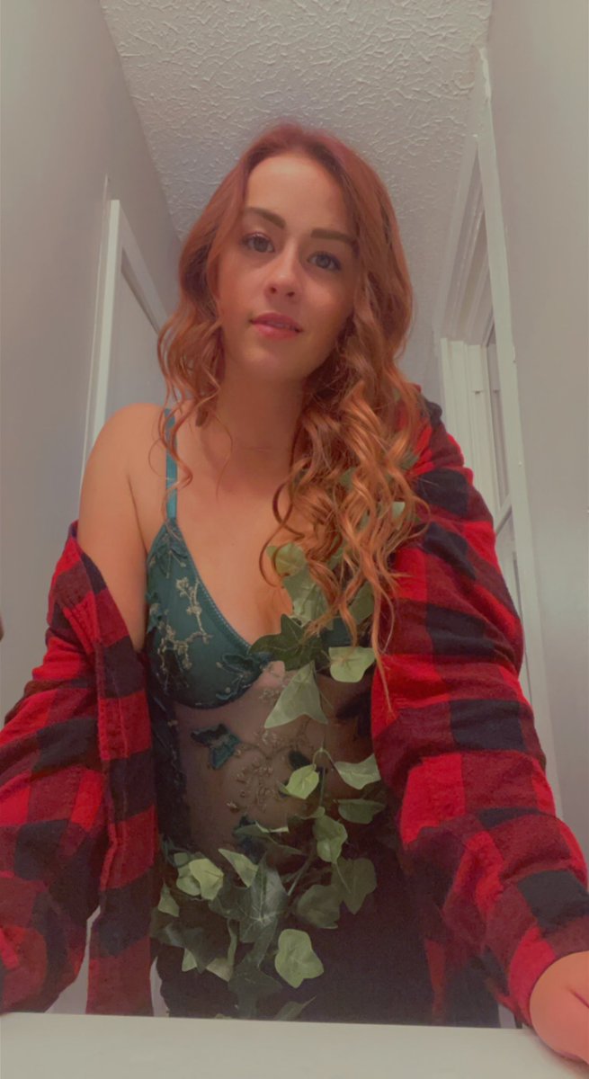 MarieeIvyy's tweet photo. “Ivy? Like poison ivy?” 😈 https://t.co/jAfKad4Qm2