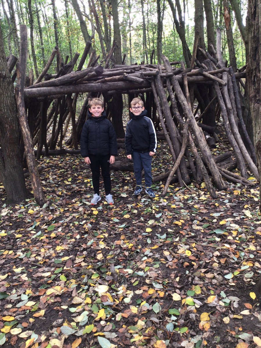 TMET_PrimaryInt's tweet photo. @knightontmet pupils Den building at Brocks Hill today!!! Had a awesome time #outdoorlearning #teamwork #naturelovers #freshair #teamworkmakesthedreamwork #smileyfaces #amarjitsmagic40 #primaryintervention https://t.co/cSBh8YhOHN