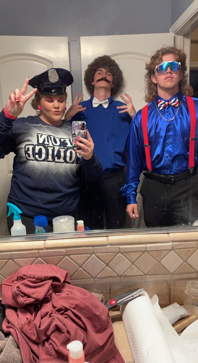 TaylorMacKay8's tweet photo. 80s Prom or whatever 🤘🏼#Halloween#80sprom#funpolice https://t.co/NpP6EqP0or