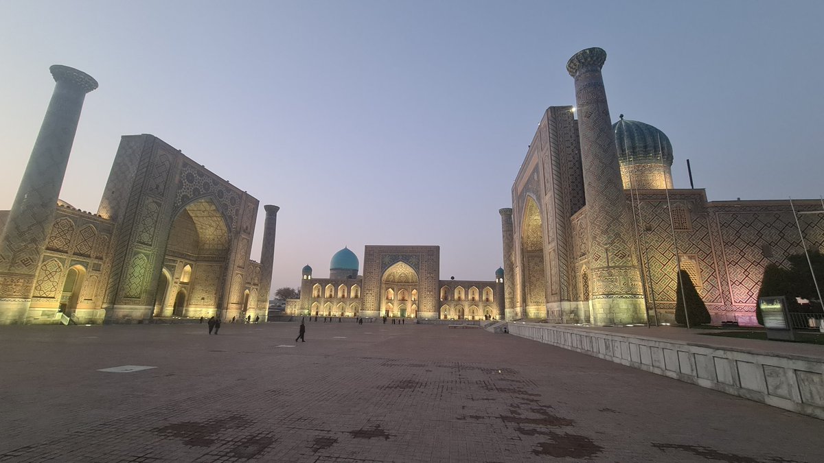 __DHF__'s tweet photo. De retour d'#Ouzbekhistan sur la route de la soie, de Tachkent à Samarcande, Khiva, Boukara... Somptueuses architectures du temps de l'empire Timouride 
(14 -16ème siècle) A voir.👍 https://t.co/k9W2TGlGVa