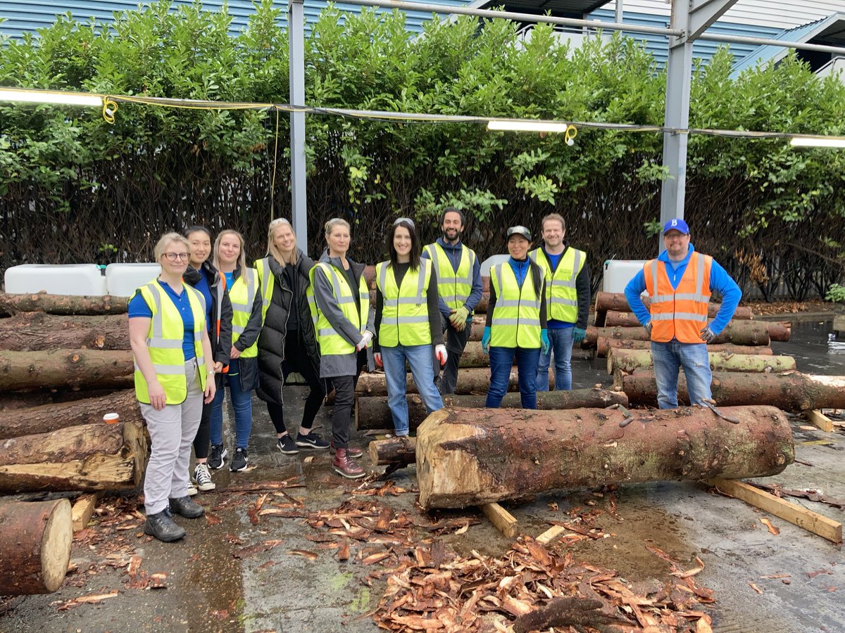 ArchInsInt's tweet photo. A huge thanks to @OurELBA for arranging our volunteering at the wonderful Paper Garden, as part of the Arch Global Giveback to help celebrate Arch's 20th Birthday. #PursuingBetterTogether #GlobalGiveback #LifeatArch https://t.co/HOWZDLDD5H