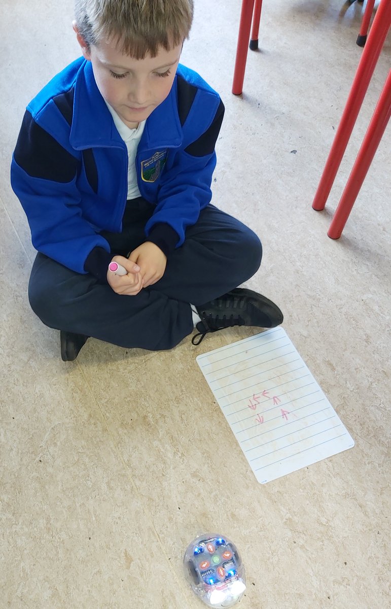 Second class in St. Kevin's taking the big step into coding - now we are recording BeeBot instructions as Code ! Great fun today coding how to trace out letters. Most important lesson - it's GOOD to make mistakes if you're a Scientist 👍 - all part of the learning.