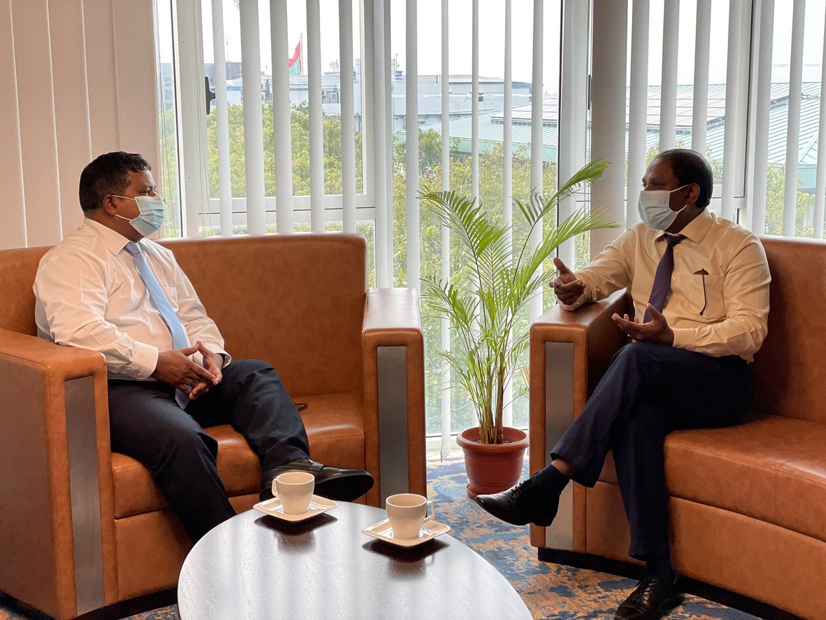 SaudVillingili's tweet photo. Fisheries Minister @DrHussainHassan aa badhalukoh Villingili ga #CanningFactory eh binฤkurumai, Kooddoo beyruga #FAD Zone eh ufedhumฤ Kolamaafushi ga #FishCollectionCenter eh gaim kurumฤ adhi Kooddoo ge capacity ithurukoh masveringe dhathithakah hallu genaumah mashwarฤ kurevunu. https://t.co/VOf0jS4tKK