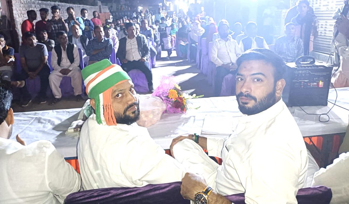 alimehdi_inc's tweet photo. बदरपुर विधान सभा में भाई बिलाल अहमद ज़िला अध्यक्ष मायनॉरिटी डिपार्टमेंट ने शानदार प्रोग्राम का आयोजन किया जिसमें लोगों से पोल खोल यात्रा पर चर्चा हुई और एक अच्छा संवाद हुआ ! https://t.co/FiEZVWdrgu