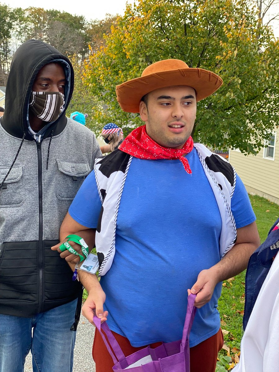 AndersonAutism's tweet photo. HAPPY HALLOWEEN! Students enjoyed trick or treating on campus earlier in the week. Look at these costumes! #Halloween #TrickorTreat #Autism #1in54 #HappyHalloween2021 https://t.co/IVthjmgK9F
