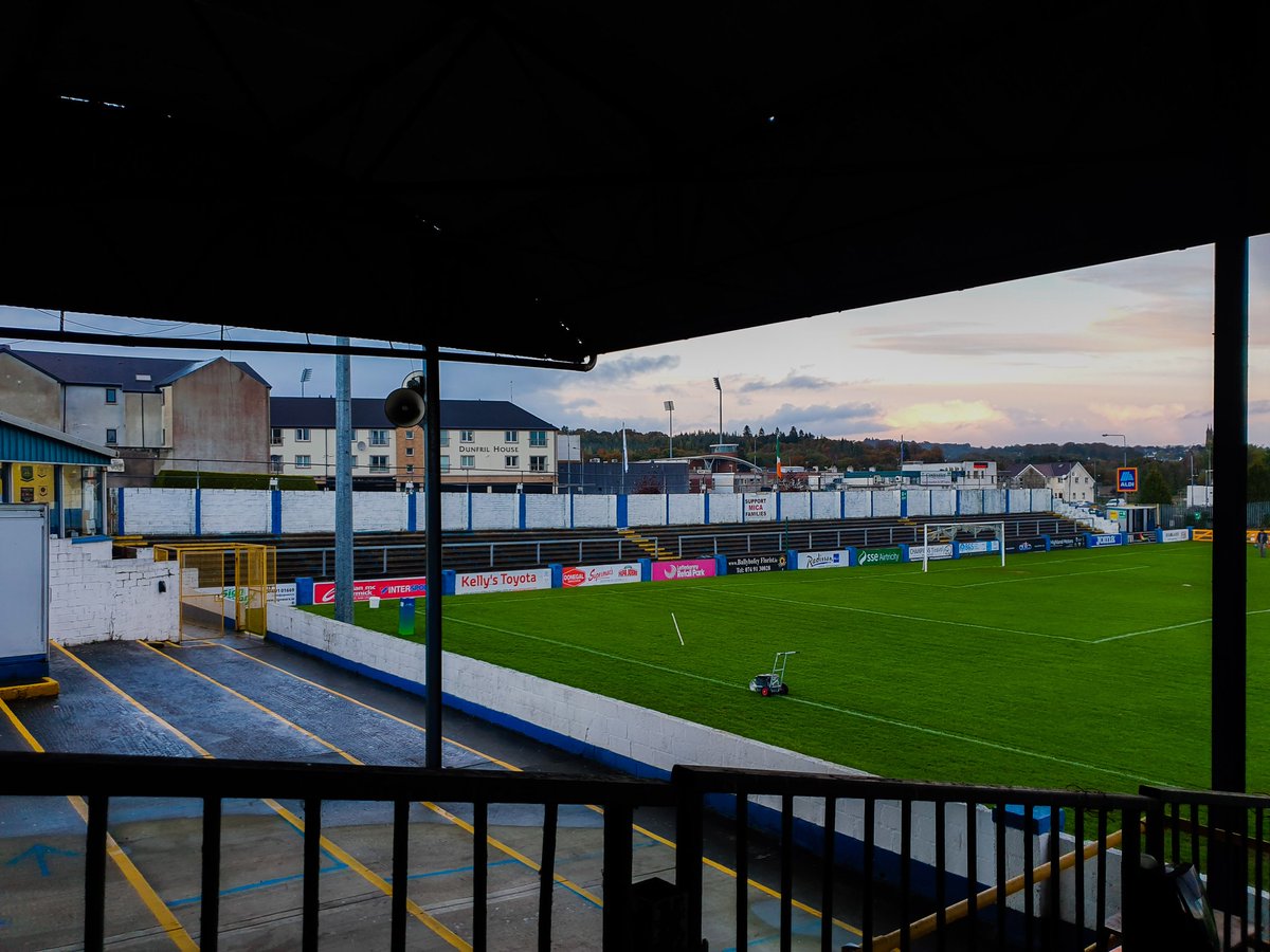 DroghedaUnited's tweet photo. 🏟 𝗙𝗶𝗻𝗻 𝗣𝗮𝗿𝗸

We're set and ready ahead of our @SSEAirtricityLg Premier Division fixture against @FinnHarpsFC.

🖥 | The match will be live on #LOITV ➡️ https://t.co/iLwvA8fhIm

Kick-off 8pm.

⚫🔴 #WeAreDrogs #OurTownOurClub https://t.co/dYRn8oUnGX