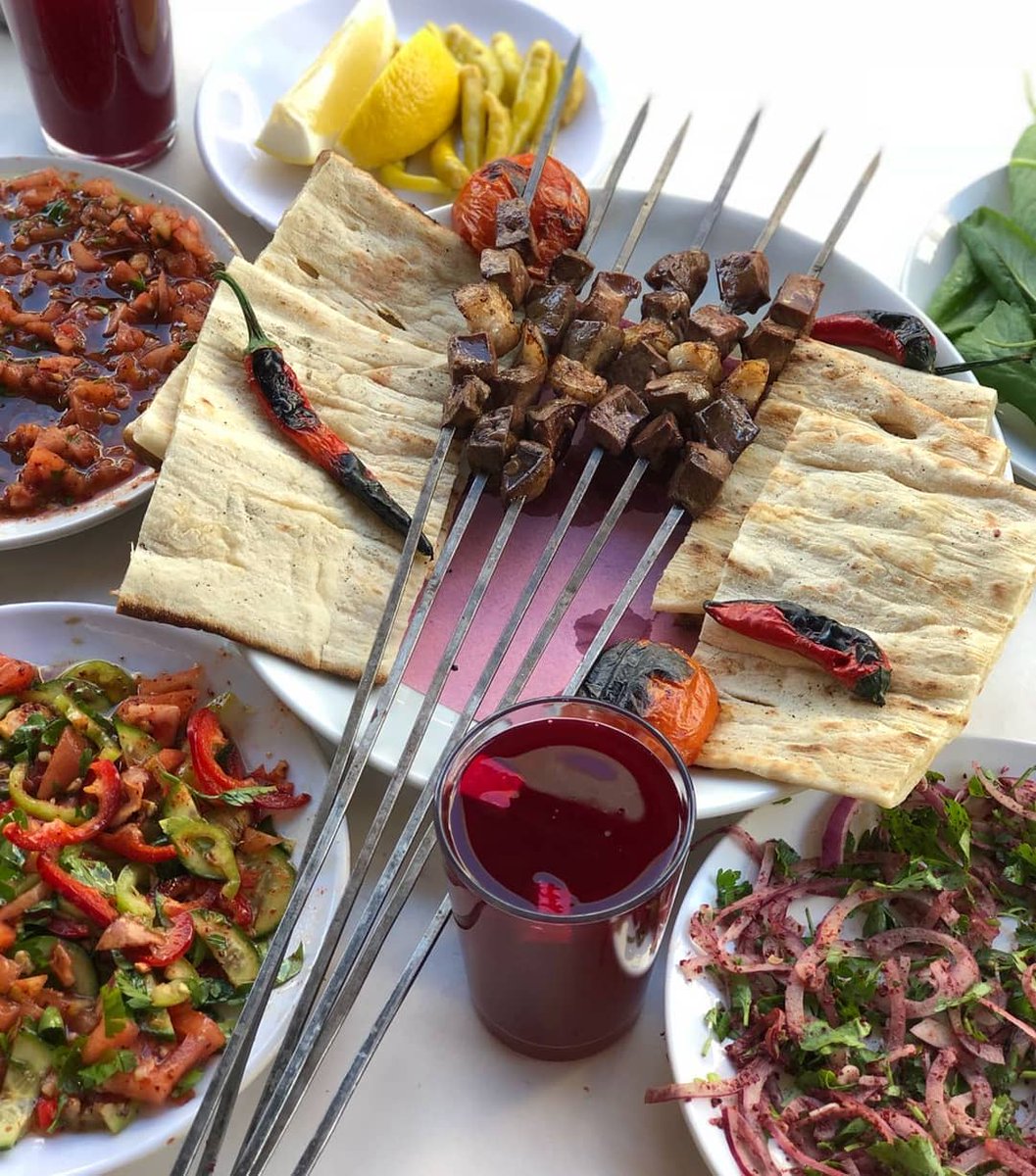 losadanas's tweet photo. Ben buyum kızım seninle sushi datelerine gelemem. https://t.co/tQWSQGdjFs