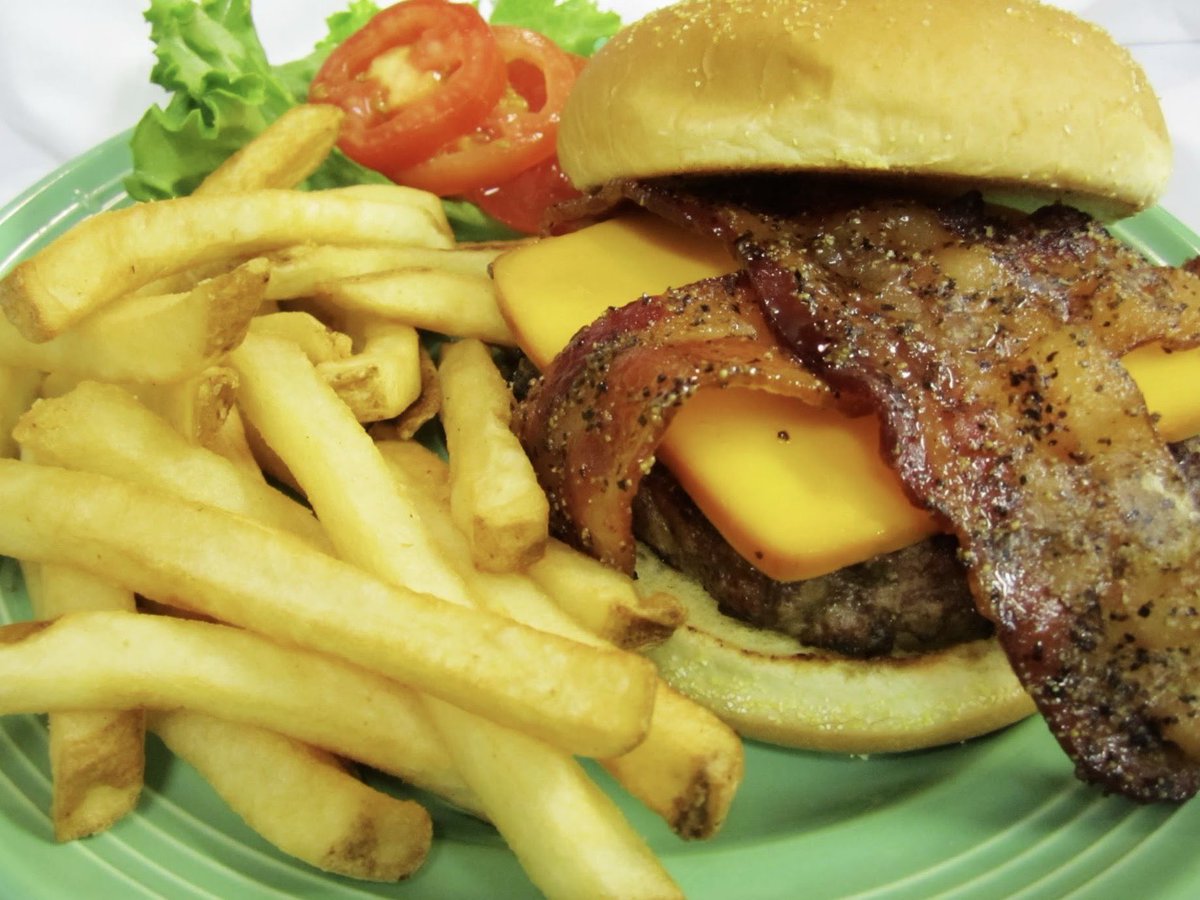 BaxtersGrill's tweet photo. It’s Bacon Burger Monday, but did you know we offer a black bean patty to substitute on any of our burgers? 
#burgers #meatlessmonday #tulsa https://t.co/OKIAyjPX28