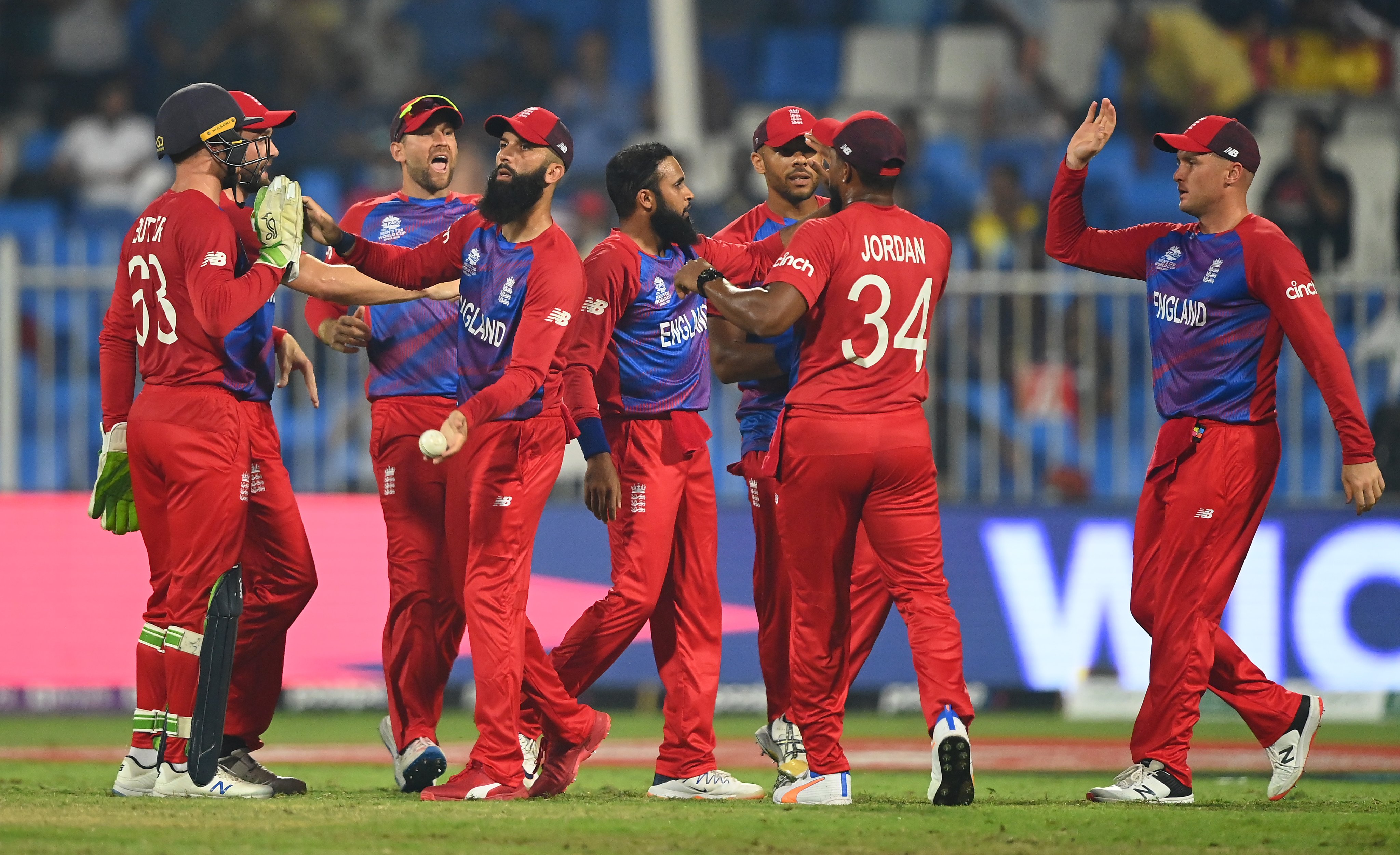 T-20 विश्‍व कप क्रिकेट: शारजाह में इंग्‍लैंड ने श्रीलंका को 26 रन से हराया