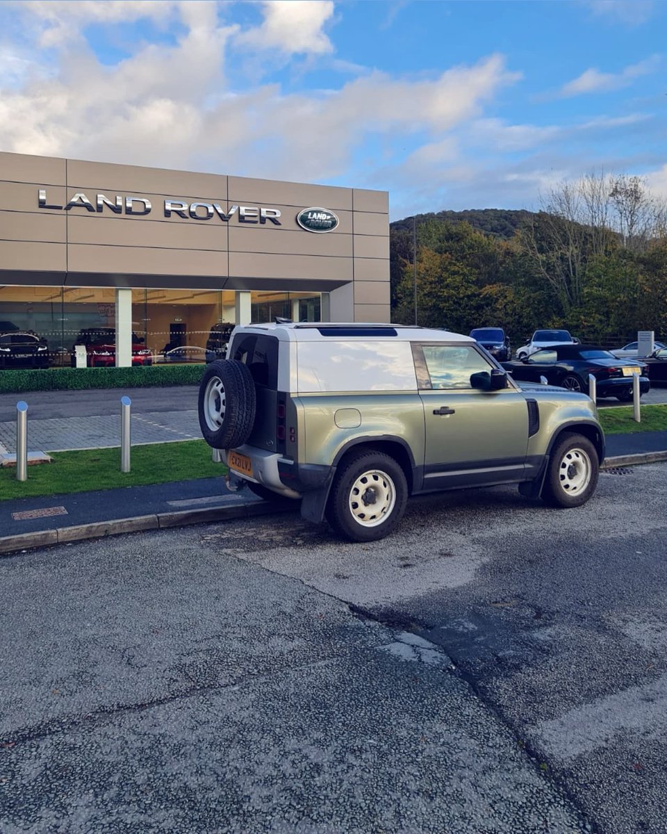 landroverpa's tweet photo. Do you prefer the commercial or the black 90?
By @landroverpa at #RybrookLandRoverConwy
📷 #SamsungGalaxyNote20Ultra in a pinch
#landrover #L663 #Defender2021 #AllNewDefender #Defender90 #landroverdefender #landroverphotoalbum #inkyenston  #astonmartinv8vantage #Ftype #Jaguar https://t.co/iPHeM4qOPw