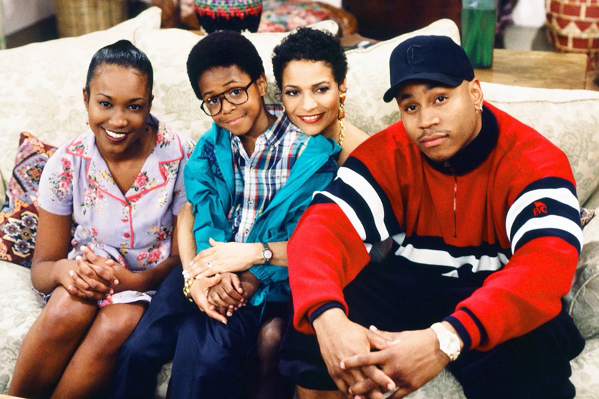 AuxGod_'s tweet photo. Martin, The Parent Hood, In the House, The Jamie Foxx Show, and Hangin with Mr. Cooper are now available tor streaming on HBO Max https://t.co/diRwSLQvMc