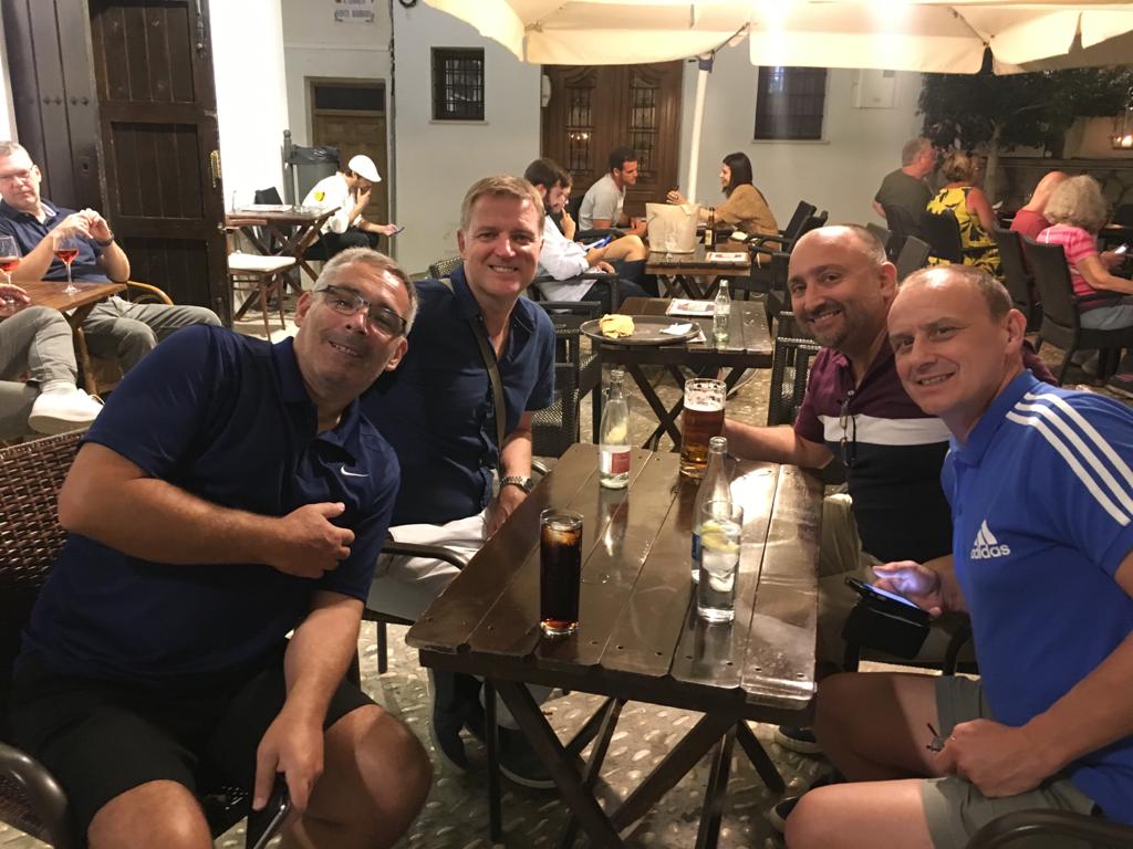 R.I.P Stu Sinclair - our Benidorm/Badminton buddy and best friend. You lifted our hearts everyday, and now they’re broken 😞 #covidisstilloutthere