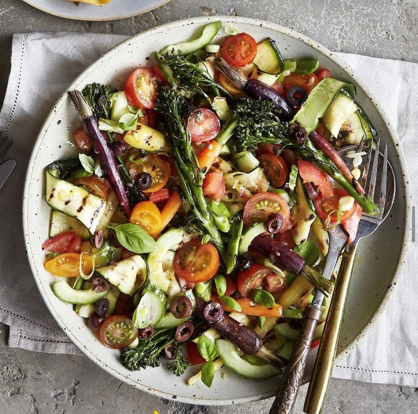 WinesofGermany's tweet photo. Celebrate #WorldVeganDay by enjoying some of the season’s freshest ingredients in this autumn vegetable salad by @ChefTomKerridge. Pair it with a glass of German Pinot Gris to bring out the warming flavours of the saffron dressing. #GermanWineWith
📷 @bbcgoodfood https://t.co/Rka0e0zJpR
