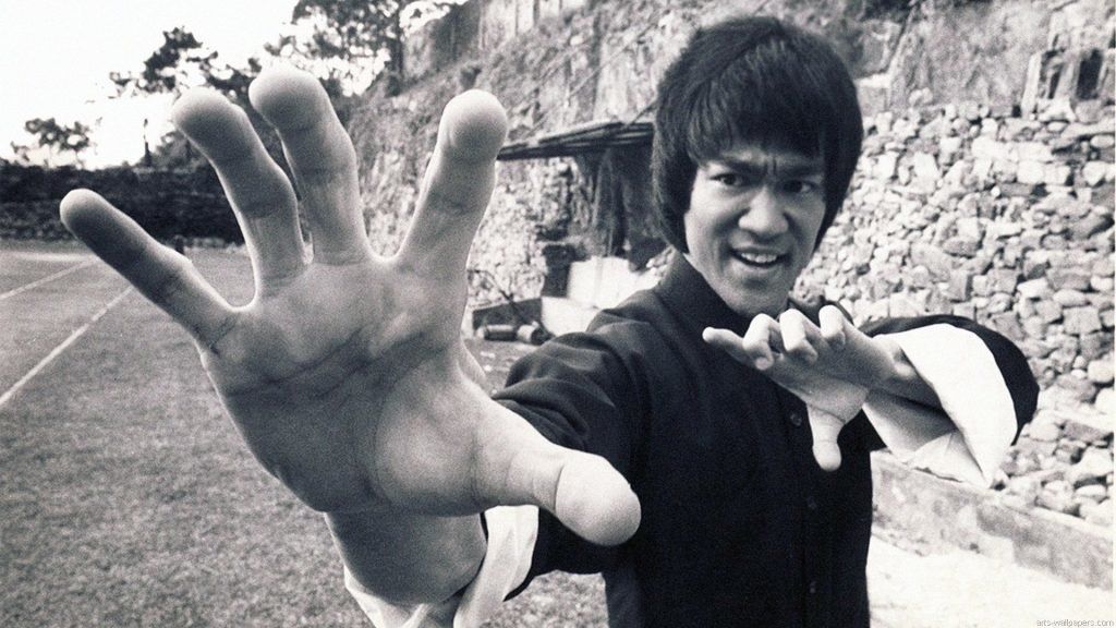 Black_Belt_Mag's tweet image. This month's theme is everything Bruce Lee! What is your favorite Bruce Lee film? 🤔🎬

Photo Credits: hubs.ly/H0-p4PC0