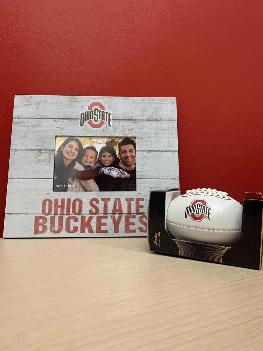 Brutus_Buckeye's tweet photo. 🚨 Mascot Monday 🚨

RT for a chance to win this 🌰 picture frame and 🏈! 1 winner announced at 2:00pm ET 👀

#GoBucks | @SugardaleFoods https://t.co/YGmjbpUDdP