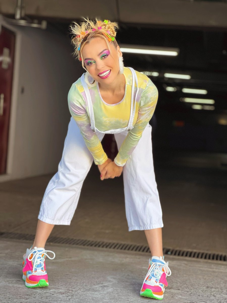 Lista! Y con toda la actitud para quedarme otra semana 🤩🔥🙊 apóyenme mucho  #QuieroCantarPorEllos