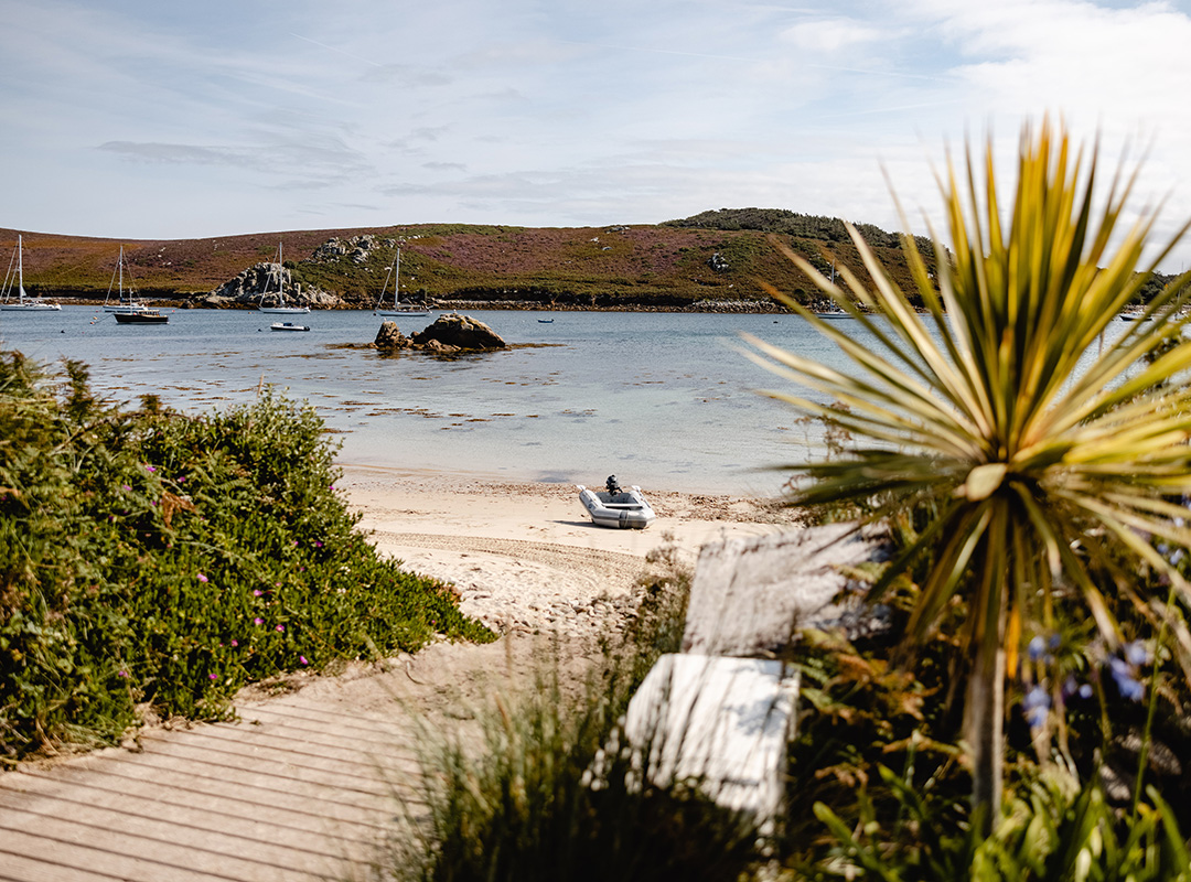IOSTravel's tweet photo. Goodbye October, Hello November!
What a beautiful October we have been blessed with this year, with so many beautiful sunny autumn days on the islands - we can see why so many of you love to visit later in the year.
#IslesofScillyAutumn #OffPeakScilly #EscapeToScilly https://t.co/vH82aawVlZ