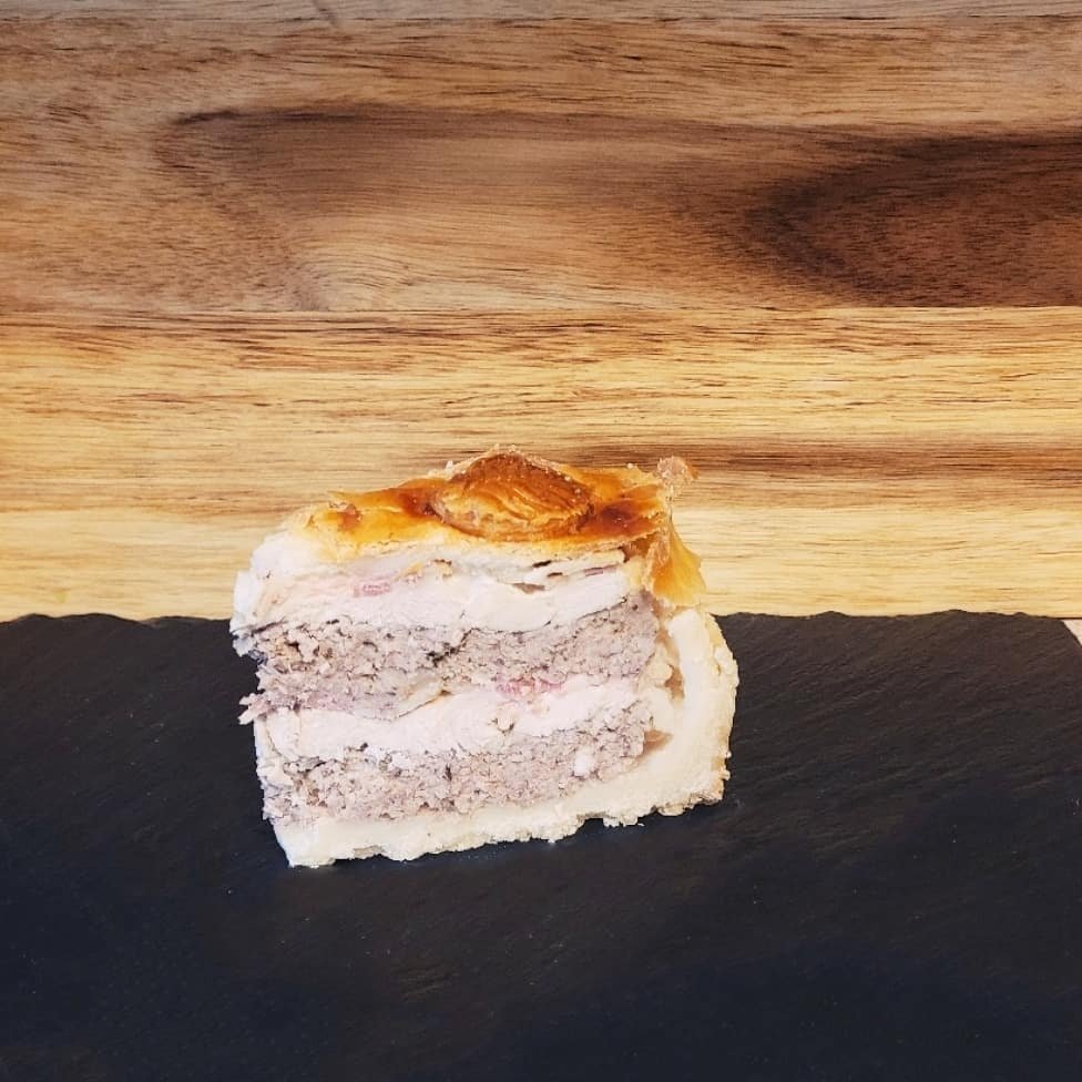 CuriousGFBaker's tweet image. Meat pie!
This was my first attempt at a meat pie in celebration of pastry week for bake off
A bit late posting but I've been really busy with Halloween orders.
This pie has layers of Pork mince, chicken and bacon. It tasted better than it looked but I was pleased for my first go