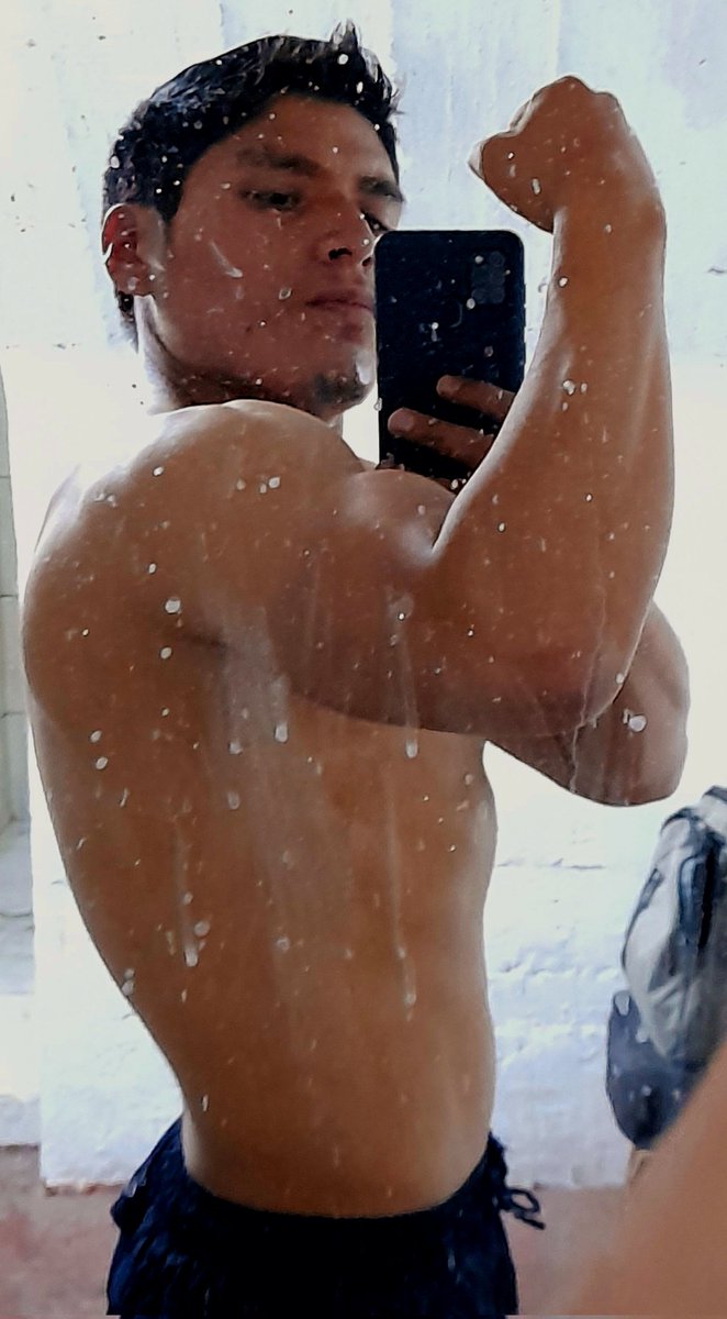BryanAl32058455's tweet photo. Gym https://t.co/o97YFKb8Rt