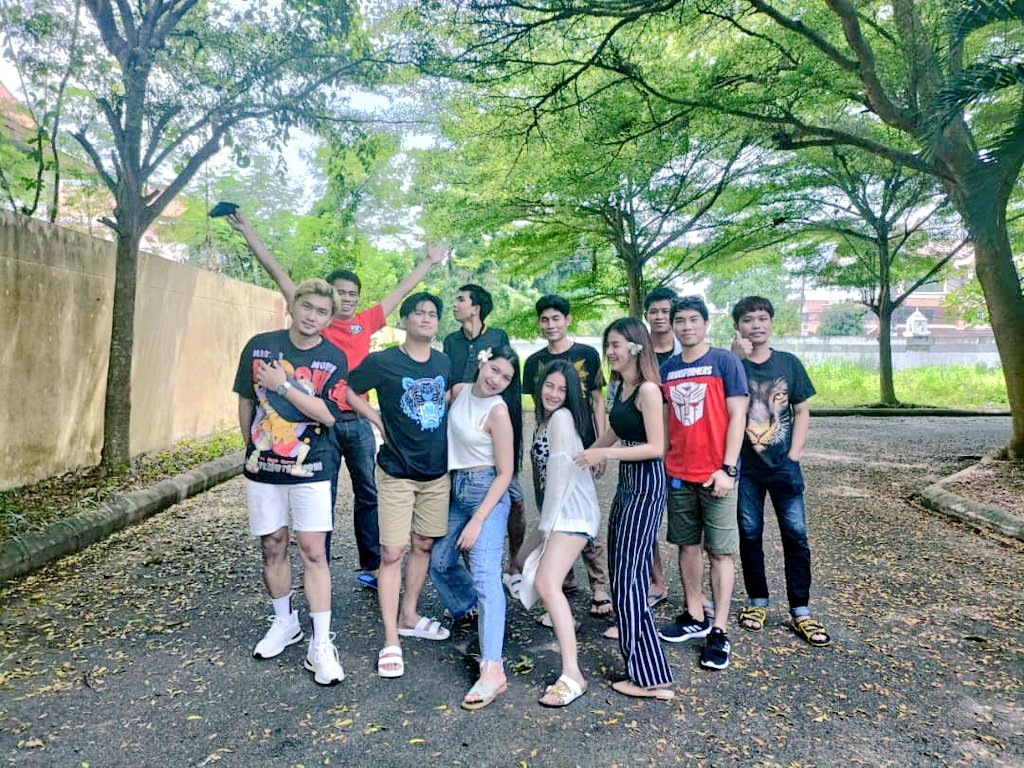 Ruttanaporn0809's tweet photo. ไม่ต้องยืนอยู่ในที่ที่ดีที่สุดหรอก
แค่ยืนอยู่ในที่ที่มีความสุขก็พอ https://t.co/b8ccokcrnr