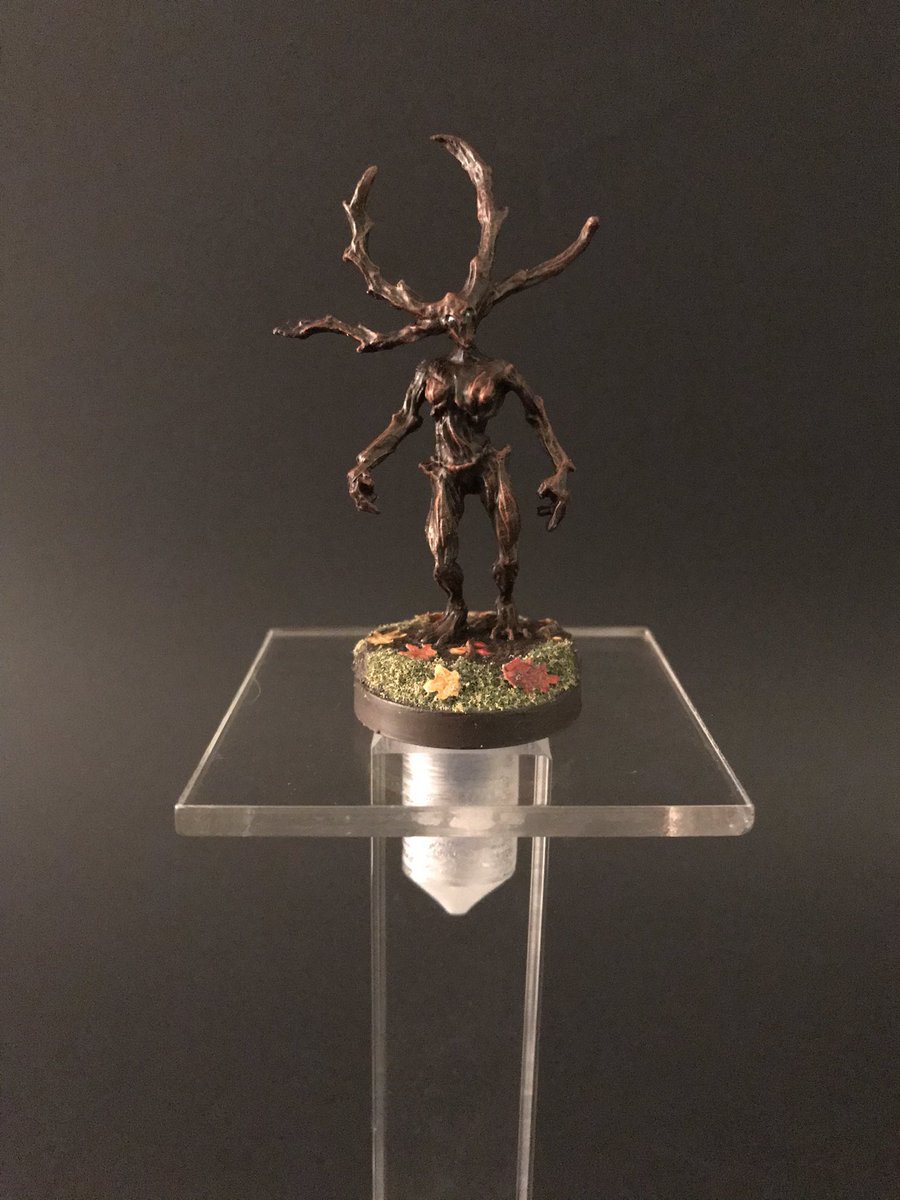 Travis_Fauber's tweet photo. Painted a #blighted #dryad from @reapermini #BonesV. The riser is from @axenshield. 

#ttrpg #dndart #dndminiatures #dnd5e #dungeonsanddragons  #miniature #miniaturepainting #BonesBlack #art #goblinpaint #goblinarmy #fun https://t.co/KozMtf4M8K