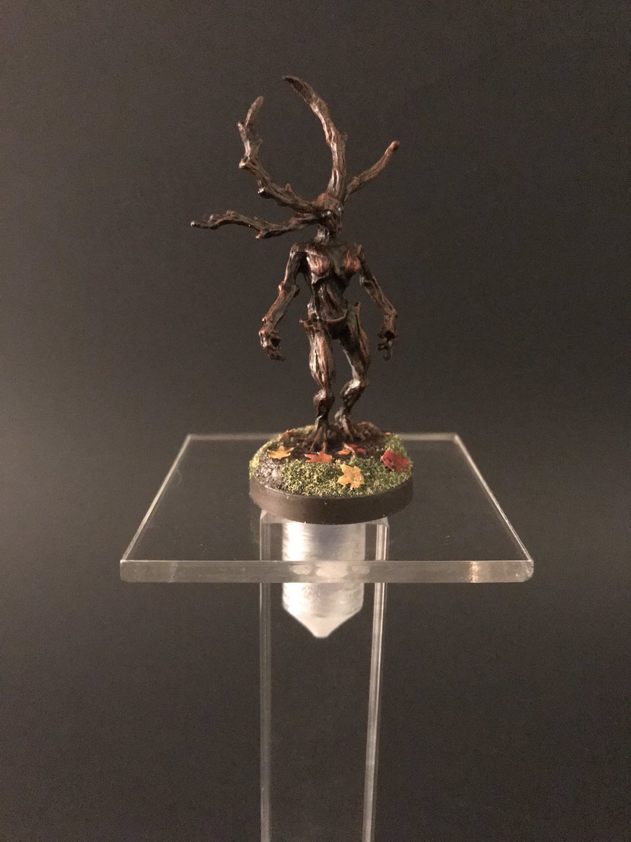 Travis_Fauber's tweet photo. Painted a #blighted #dryad from @reapermini #BonesV. The riser is from @axenshield. 

#ttrpg #dndart #dndminiatures #dnd5e #dungeonsanddragons  #miniature #miniaturepainting #BonesBlack #art #goblinpaint #goblinarmy #fun https://t.co/KozMtf4M8K