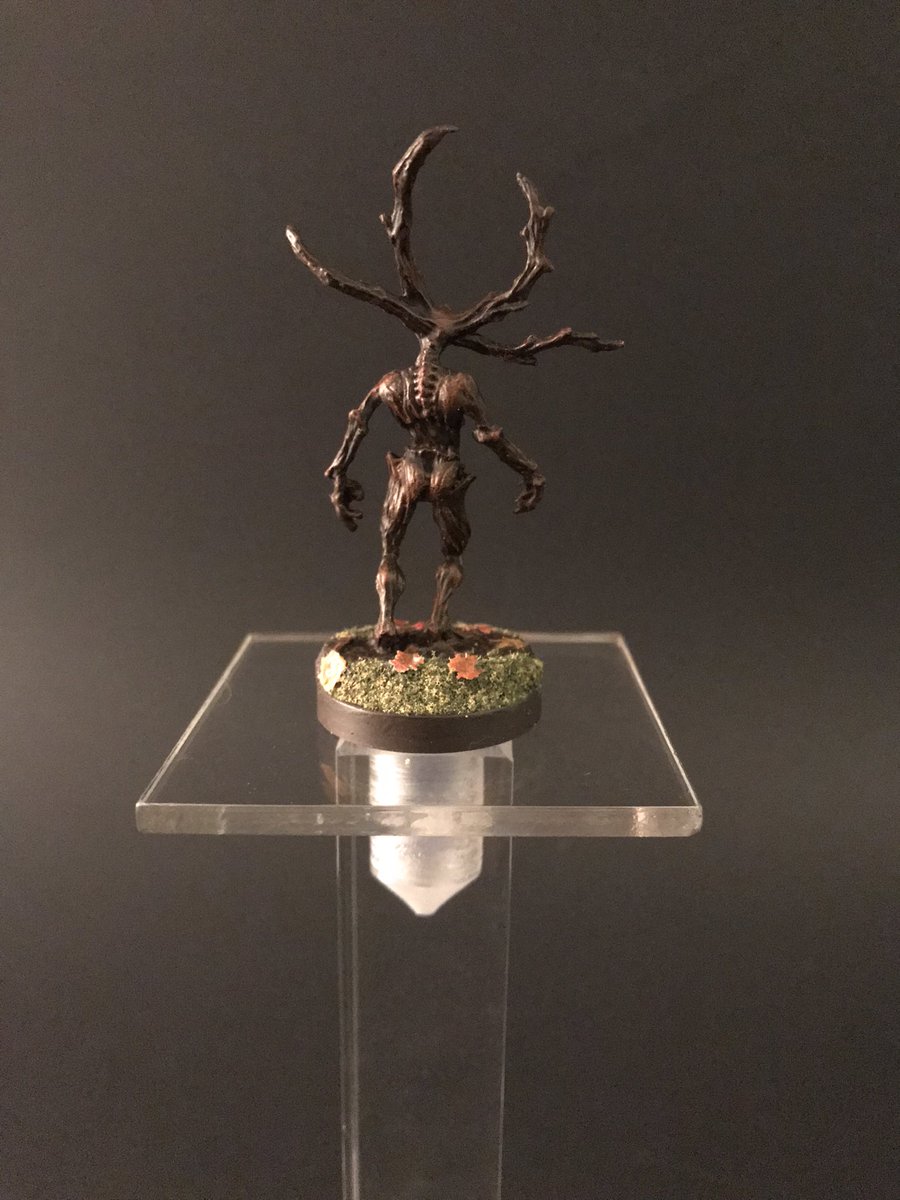 Travis_Fauber's tweet photo. Painted a #blighted #dryad from @reapermini #BonesV. The riser is from @axenshield. 

#ttrpg #dndart #dndminiatures #dnd5e #dungeonsanddragons  #miniature #miniaturepainting #BonesBlack #art #goblinpaint #goblinarmy #fun https://t.co/KozMtf4M8K