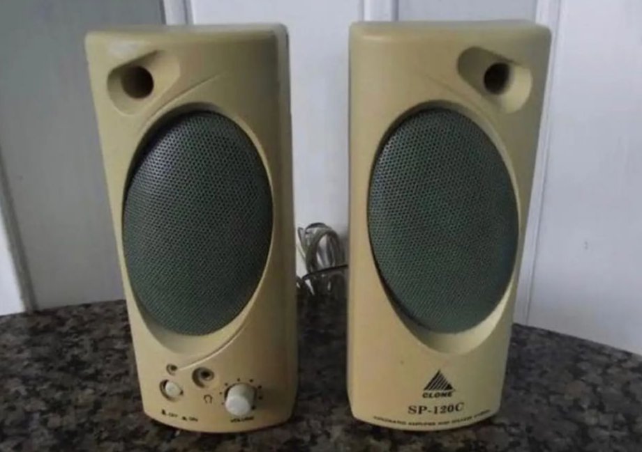 Para o pessoal mais jovem, esse dispositivo no passado era uma bola de cristal que te avisava que você iria receber uma ligação antes do telefone tocar. 🤣