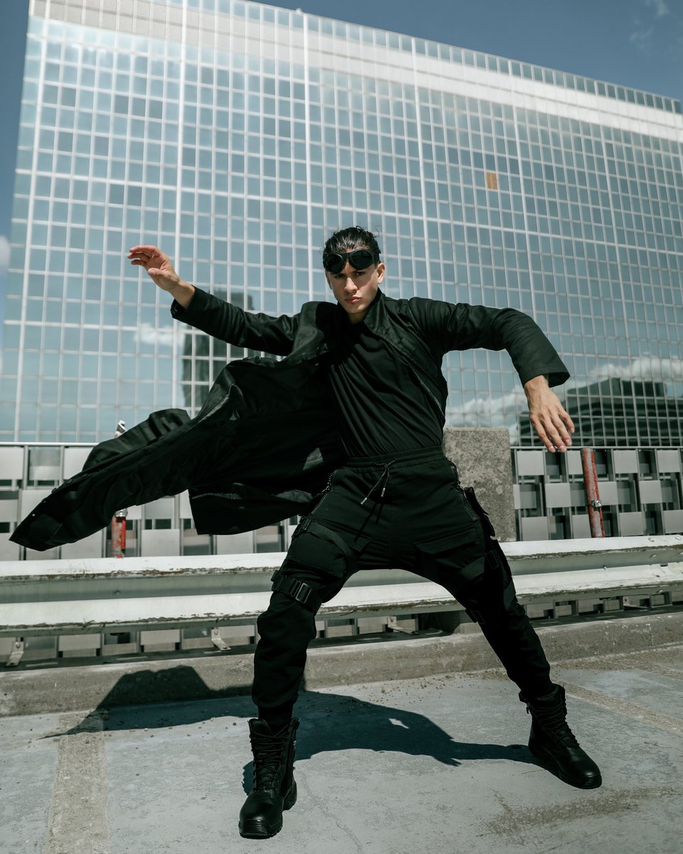 iamorlandojames's tweet photo. The Matrix RELOADED https://t.co/ZvAz0x7M6y
