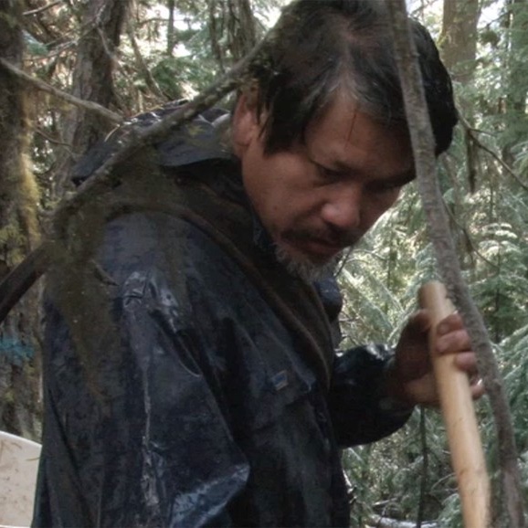Filmmaker <a href="/saradosa/">Sara Dosa</a> captures the natural world as a source of both wonderment and anxiety, an agent for both conflict and healing. Join us this SUN (11/7) for a double feature presentation of THE LAST SEASON and THE SEER AND THE UNSEEN, w/ Dosa in person. bit.ly/3iZSrsk
