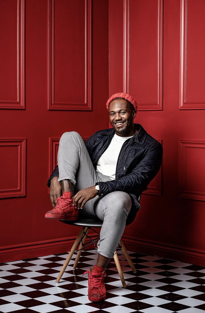 facesottawa's tweet photo. Our new Holiday issue also features @REDBLACKS Defensive Lineman @AveryEllis52 🇨🇦🏈 #ottawa #CFL https://t.co/Oj9RBkMLjb