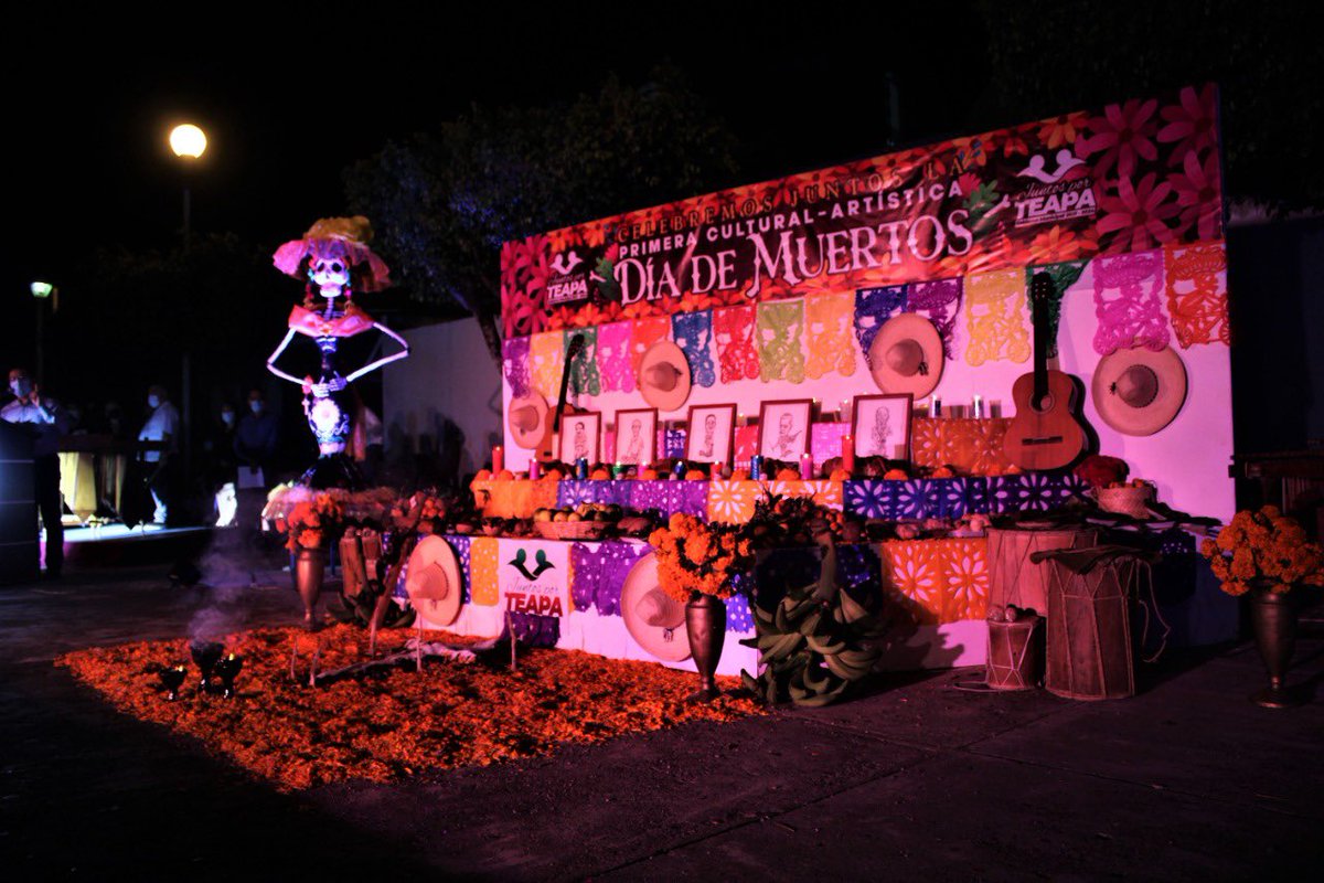GobTeapa's tweet photo. GOBIERNO MUNICIPAL “JUNTOS POR TEAPA” INFORMA

“Realiza H. Ayuntamiento Primera Cultural-Artística “Día de Muertos”

*La máxima autoridad señaló que todos los domingos serán culturales en el parque central Miguel Hidalgo. https://t.co/8lYXqZCWZR