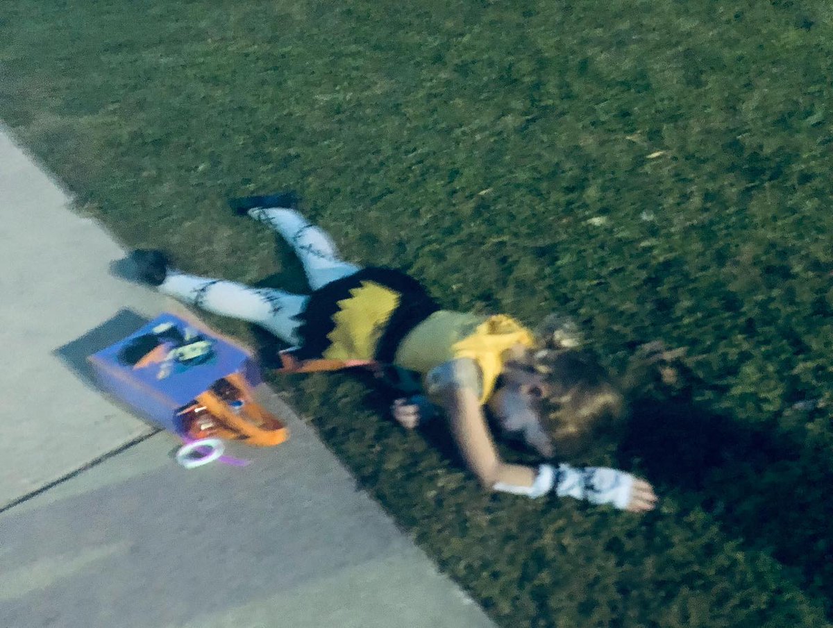 JulissaMora's tweet photo. Happy Halloween from Sally, and the gang! My little runner was so exhausted by the end of the trick-or-treating she a almost didn’t make it home.🎃🍬🖤

#halloween2021 #thenightmarebeforechristmas…

📸 https://t.co/ATBpL9I6ra via https://t.co/xEZ8pQLPpb https://t.co/EZdD4AVtnN