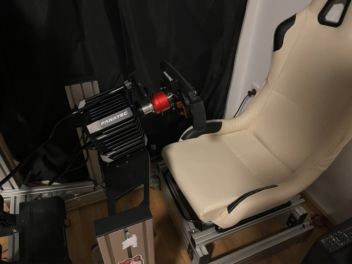 guestar's tweet photo. @fanatec https://t.co/GrhKnG2HSV