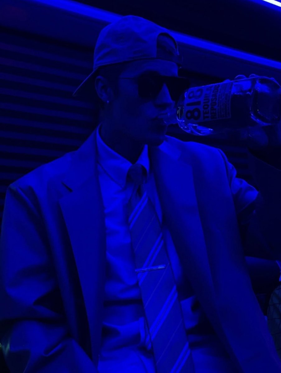 postsjustin's tweet photo. justin fucking bieber. https://t.co/LBIAt8e0cH
