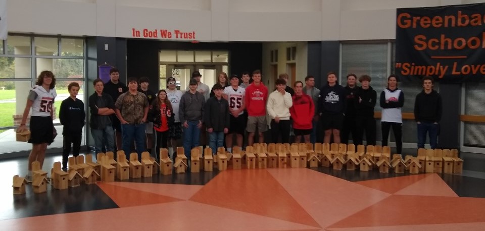 loudoncountysch's tweet photo. Thank you to Tammy Hankinson for the donation of materials to the Greenback and Loudon High School CTE construction classes. The students built 150 birdhouses which are being donated to Ben Atchley Veterans Home. #loudoncountyproud https://t.co/t5x1egVXgb