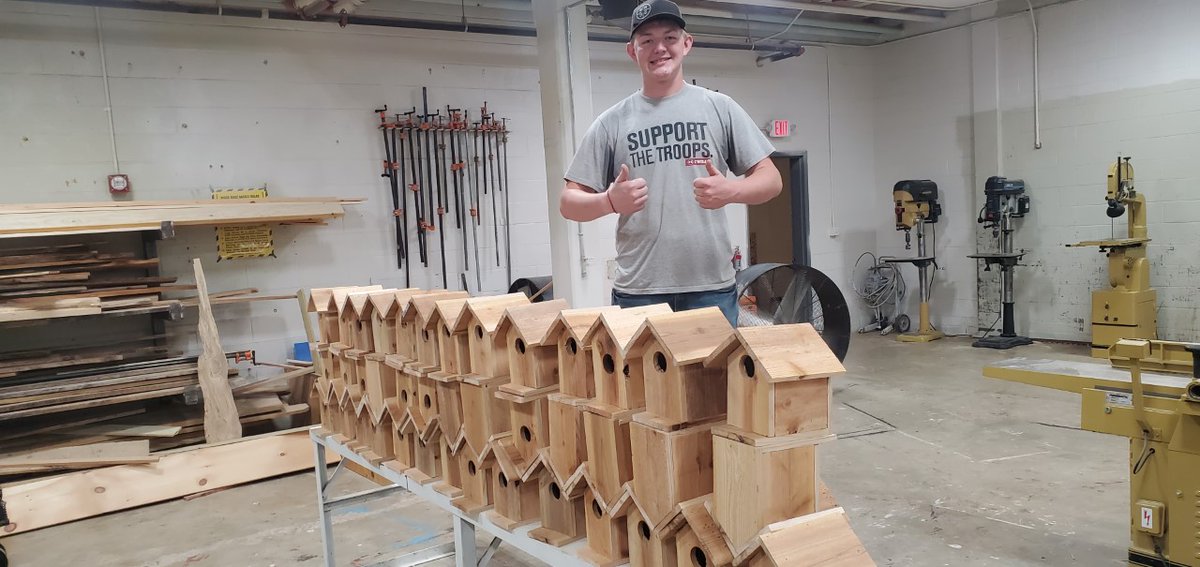 loudoncountysch's tweet photo. Thank you to Tammy Hankinson for the donation of materials to the Greenback and Loudon High School CTE construction classes. The students built 150 birdhouses which are being donated to Ben Atchley Veterans Home. #loudoncountyproud https://t.co/t5x1egVXgb