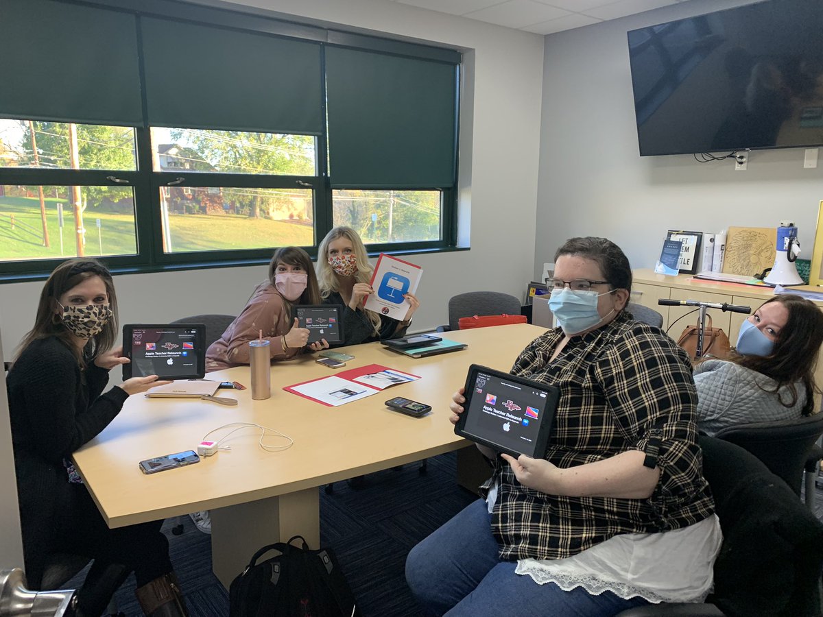 What we do when kids aren’t here. #Lifelonglearners #AppleRelaunch #TeamGOMV