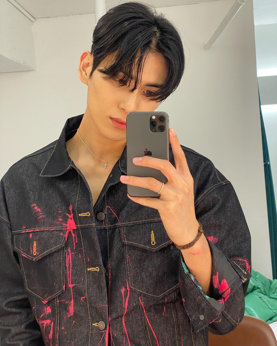 sunchanii's tweet photo. 미치겠네 https://t.co/gOpapKDTzk