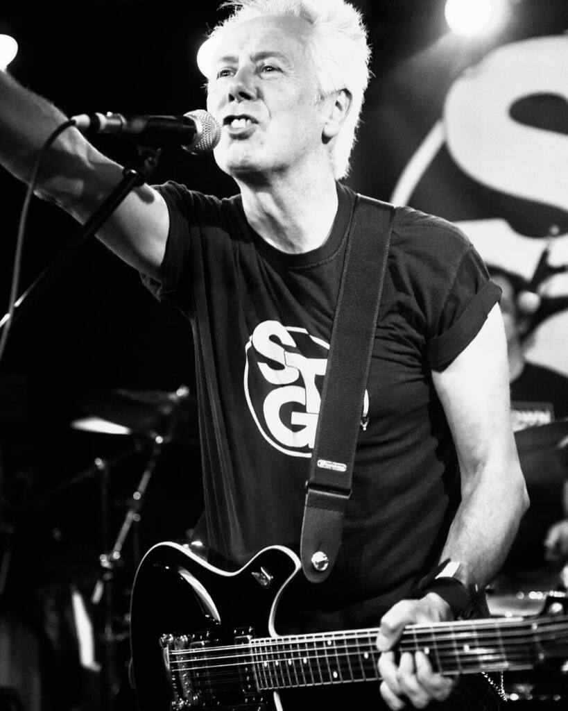 markheybo's tweet photo. #happybirthday @eddiemacdonald_photography Here’s to a great year ahead and some more @smalltown_glory shows. #eddiemac #singersongwriter #livemusicphotography https://t.co/6OPsafgHmf https://t.co/ltECoWUQ9c