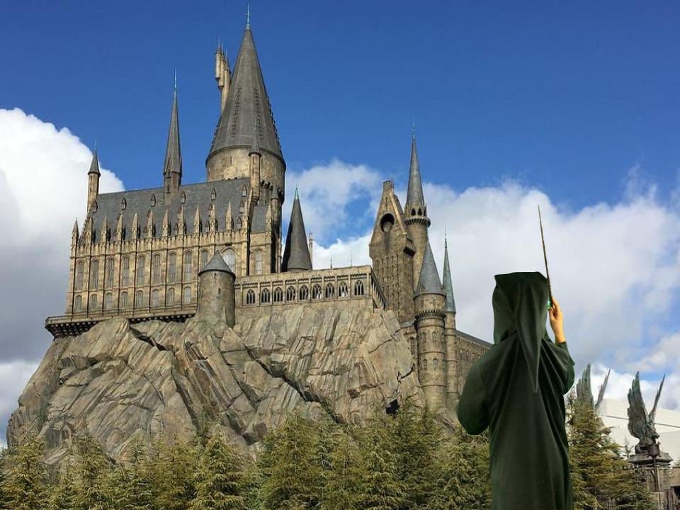 VRoucaud's tweet image. We had lots of fun exploring the green screen last Friday! Here’s what came out of it :) #ShareYourLLC #ONSchoolLibrary #RegalRoadLLC