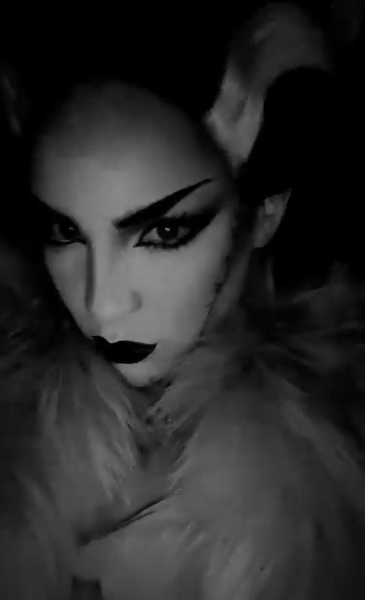 benjiOficiall's tweet photo. La perfección de la princesa del pop latino @belindapop 💕🎃
MRS. FRANKENSTEIN
#NODELIWEEN2021 #Nodeliween #nodeli #halloween2021 https://t.co/Mh0LVzJRLd