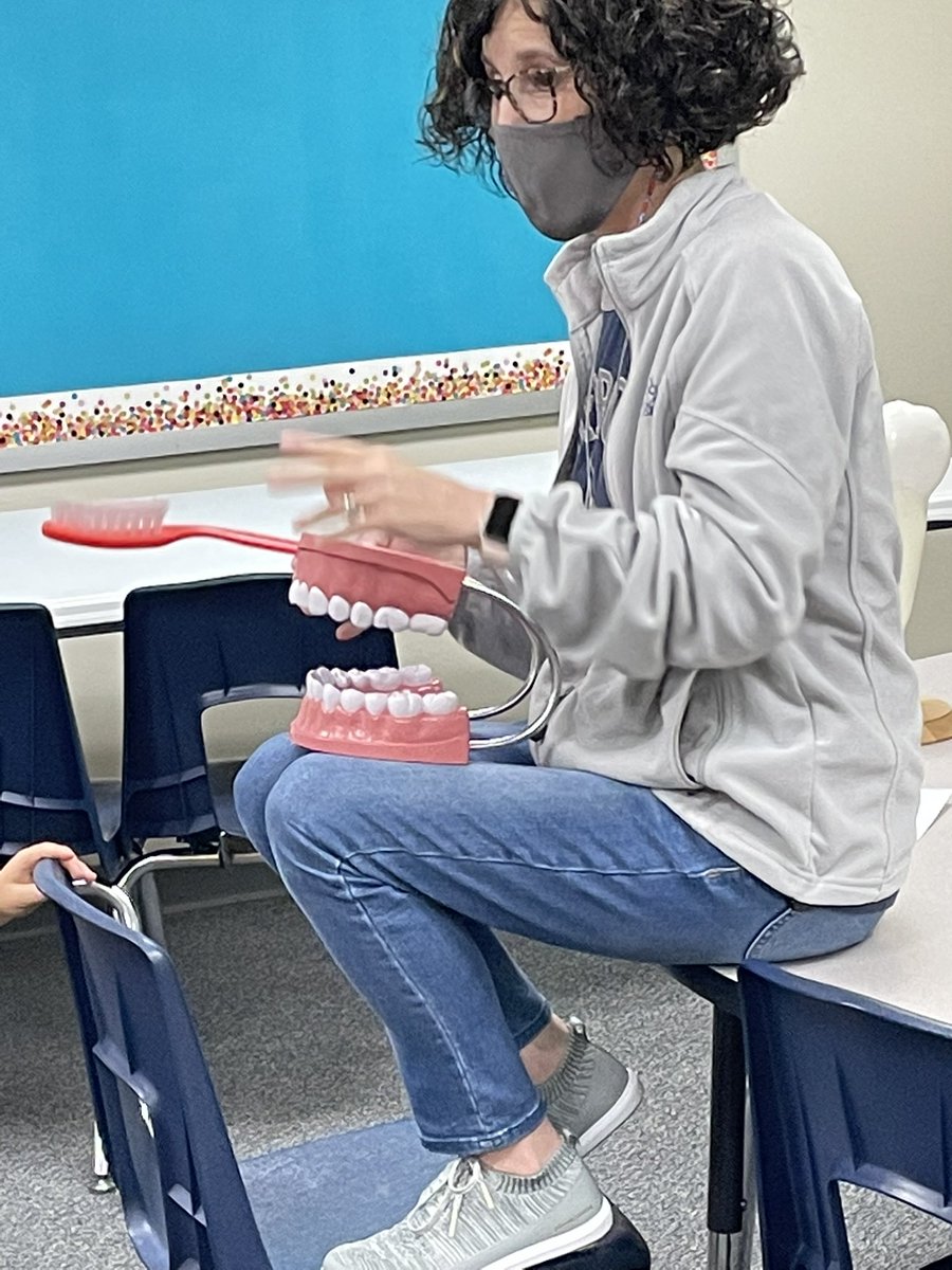 AndrewsEagles's tweet photo. Nurse Sherbert visited 1st grade at the perfect time last week!  Let’s hope her tips for keeping our teeth clean and making good hygiene choices stuck over the weekend! 🦷🍭🍫🎃 @Plano_Schools 
#PISDDedicatedtoCaring https://t.co/RfOWzCrsLh