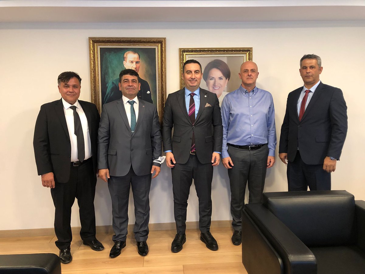 SİME-SEN Sivil Memurlar Sendikası Genel Başkanı Serdar Dursun,Genel Sekreter Hatay Komat’a ziyaretleri için teşekkür ederim.Kamu Görevlileri Sendikaları,Toplu Sözleşme Kanunu ve 3600 ek gösterge gibi birçok konu hakkında istişarede bulunduk.