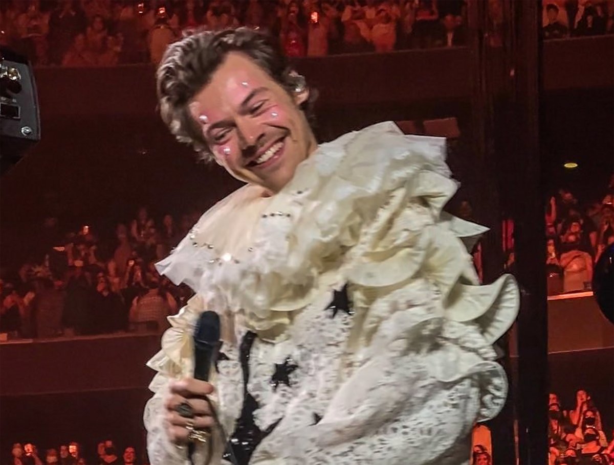 TheHarryNews's tweet photo. Harry at Harryween Night 2 ♡❧
📷haleykwea/finelinekels https://t.co/0Bmuuro1Zn