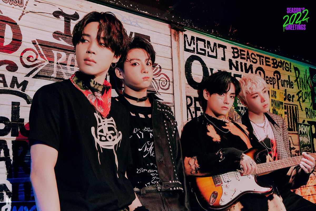 1_n_only_BTS's tweet image. Taehyung Mysterious Look💘💜
BTS'2022 Season's Greetings' Spot( Star Turned Villian)💜💘 #fatereader #starturnedvillain 
 #뷔 #태형 #taetae #taehyung #kimtaehyung #v #taehyungbts #minyoongi #yoongi #suga  #parkjimin #jimin #jhope #jungkook #kimnamjoon #kimseokjin #bts @bts_bighit