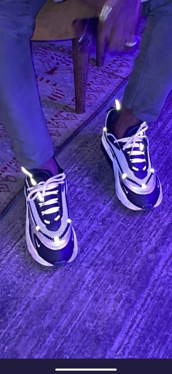 ALKLDN's tweet photo. @Nike can you I’d these shoes for@me@please https://t.co/DnhsBr66DQ