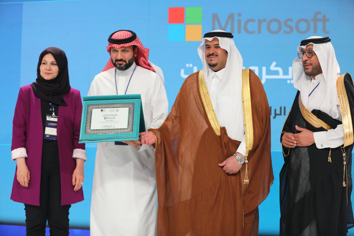 KaustC's tweet photo. نود مشاركة أبرز الأحداث من حفل تحدي كاوست - تشكيل المستقبل الإعلامي. ونتطلع إلى النسخة القادمة ونشكر كل من ساهم في جعل هذه النسخة رحلة عظيمة!
@KAUST_NewsAR @Asbar_WF #KAUST #Asbar https://t.co/iC4cNg4oAC