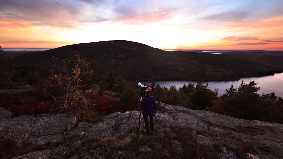 Join #CanonExplorerOfLight <a href="/ErinBabnik/">Erin Babnik</a> as she photographs the magic of the fall season. Watch as Erin shares what gear to carry and gives pro tips for capturing both the fall colors and the early morning mist &amp; fog. 📸 🍂 

canon.us/2ZAKHpR