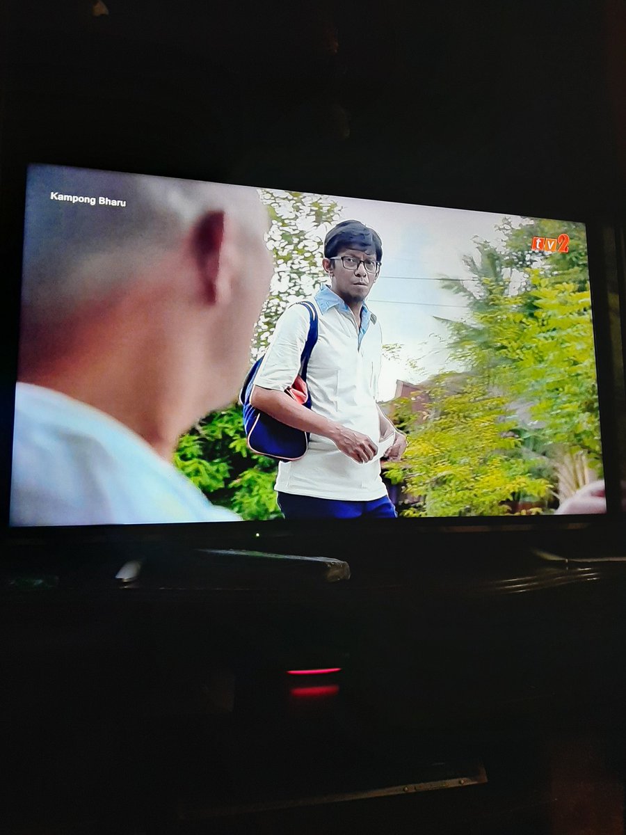Mr_DoubleA's tweet photo. Jom layan karya @AzizMOsman
#KampongBharu #rtm2 https://t.co/OKYRmDHjeN